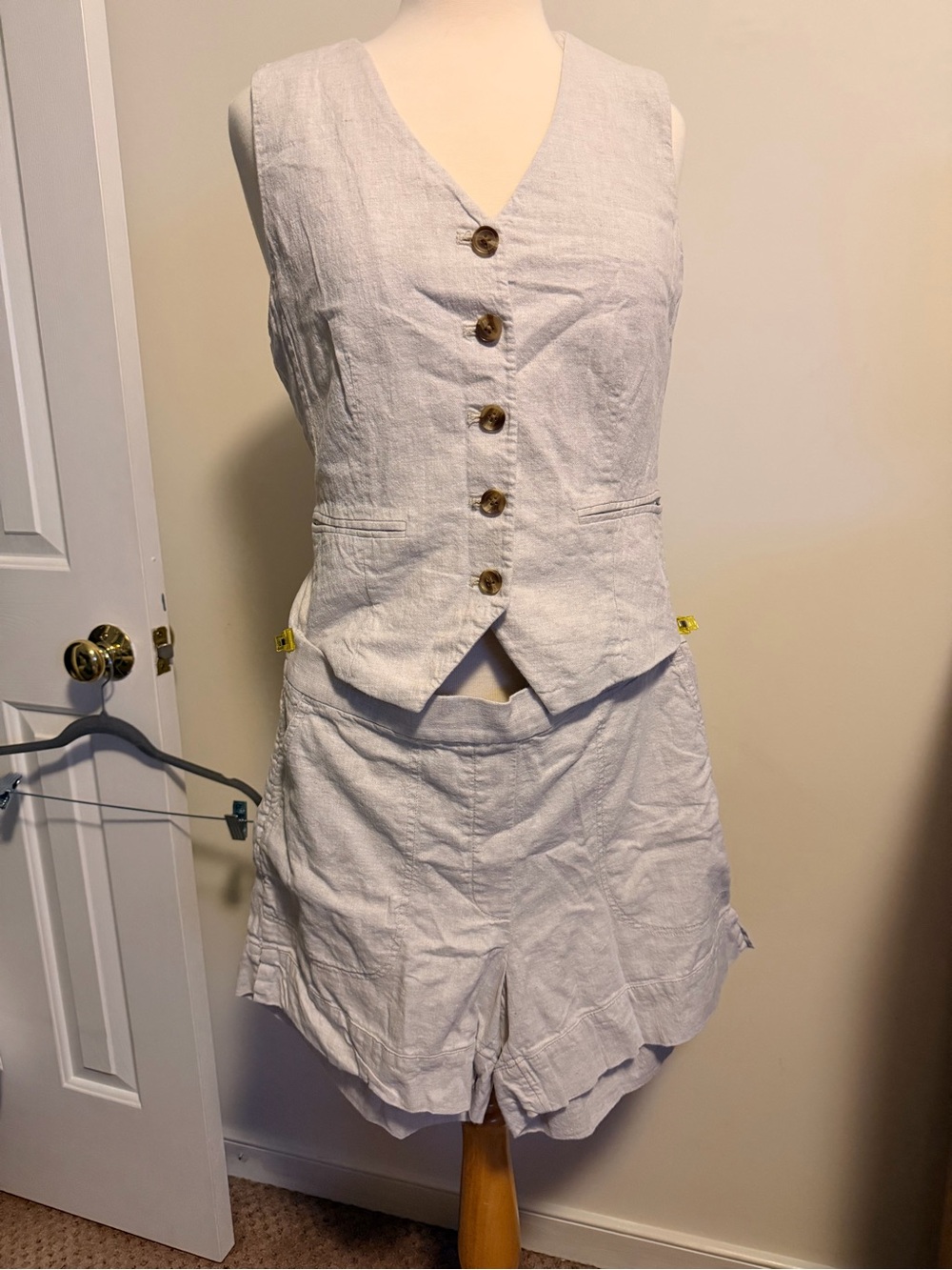 Banana Republic Linen Blend Vest & High Rise Shorts Set Size M